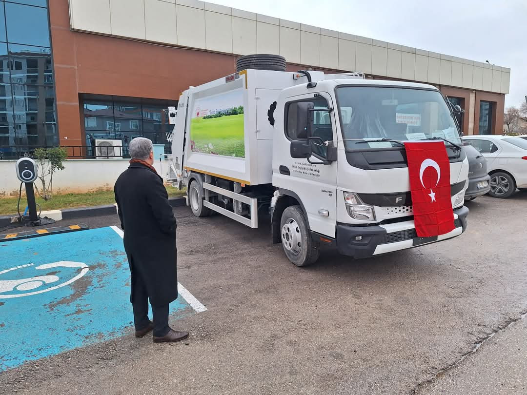 Besni Belediyesi&rsquo;nden &Ccedil;evre Temizliği İ&ccedil;in Yeni Adım